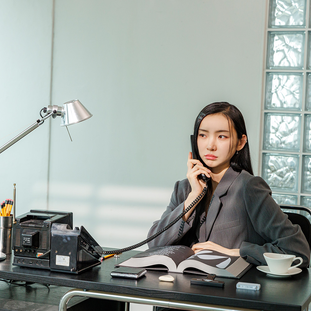 사건의 흐름을 바꾼 건, 여성 탐정이 끝까지 집어낸 작은 단서들이었다